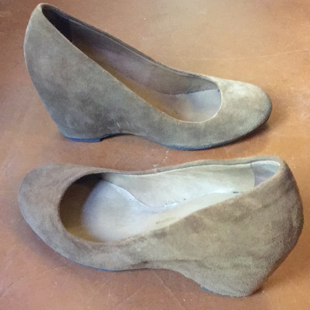 Franco Sarto Suede Wedge Heel 8.5M in Chestnut